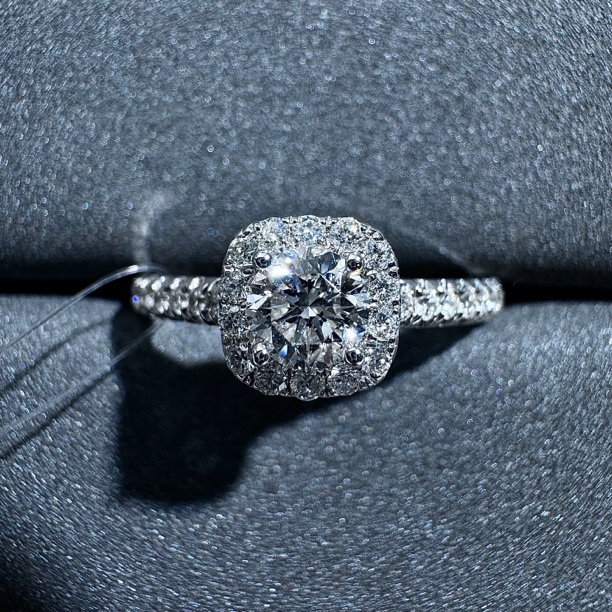 18K金·天然钻石镶嵌·满钻方糖戒指-12圈 DS25010078