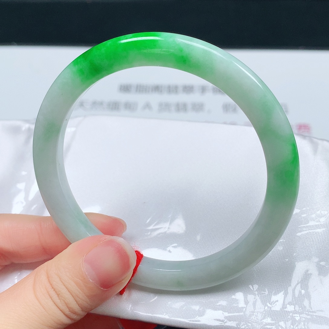 翡翠未镶嵌手镯1901