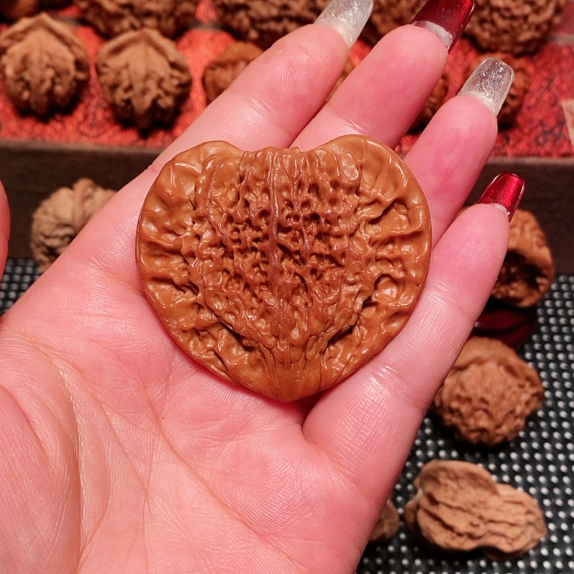 【闪购商品】文玩核桃吊坠今****.桃心