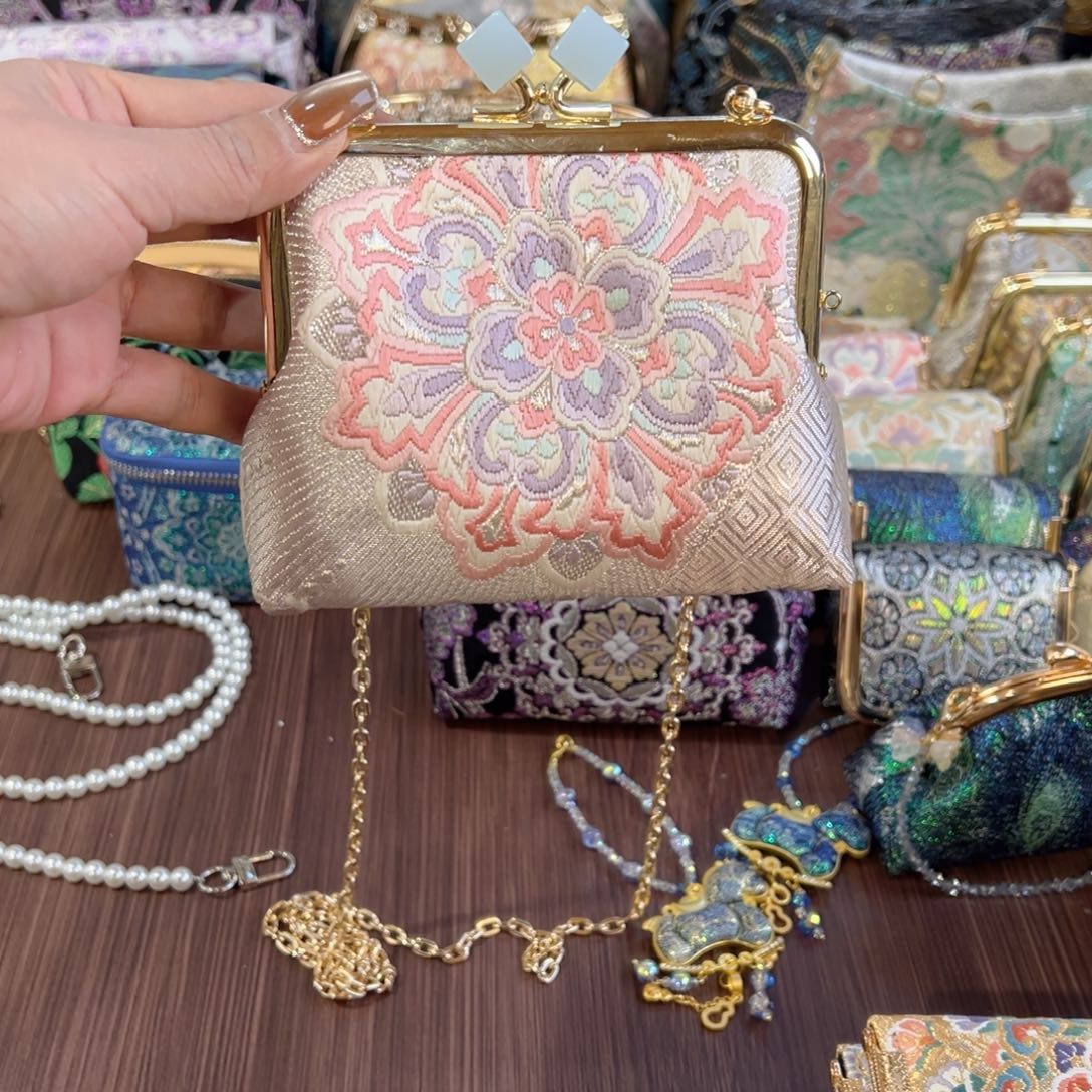 小***干蚕丝福利宝相方糖