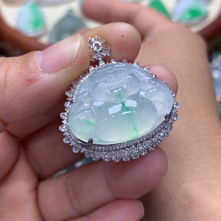 翡翠吊坠(不含链)18K金镶嵌