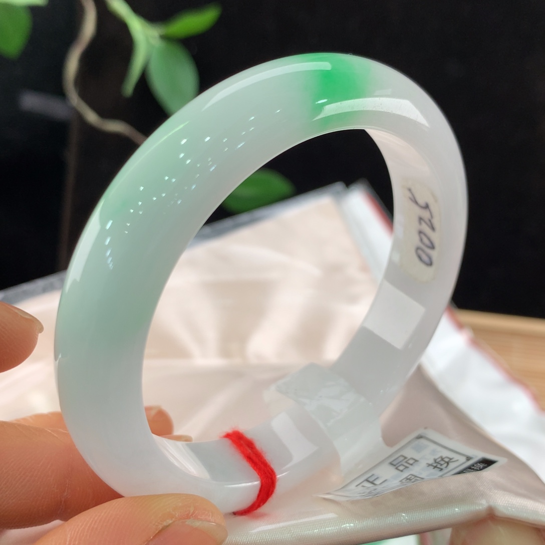 翡翠手镯未镶嵌111-0025