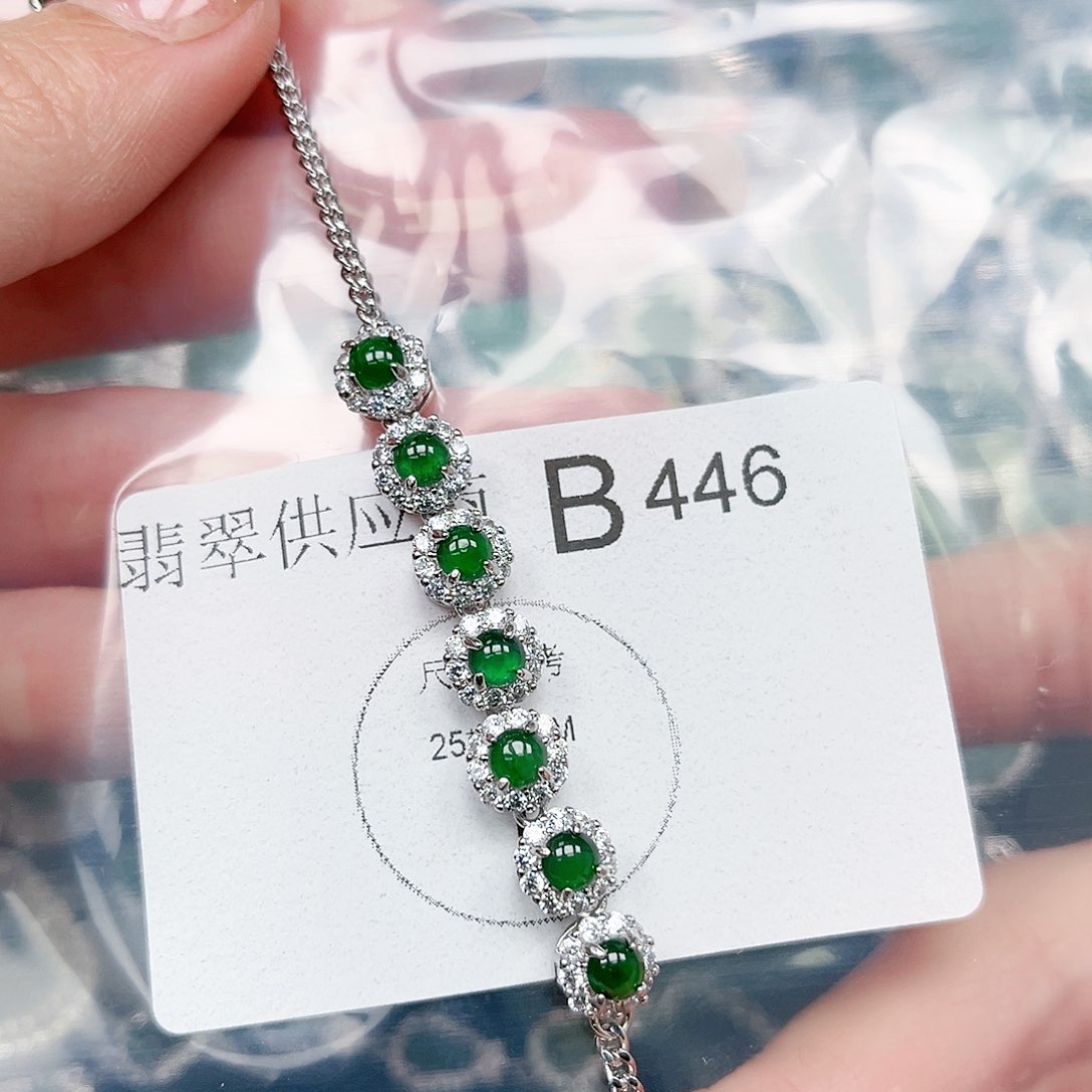 翡翠颈饰未镶嵌翡翠446