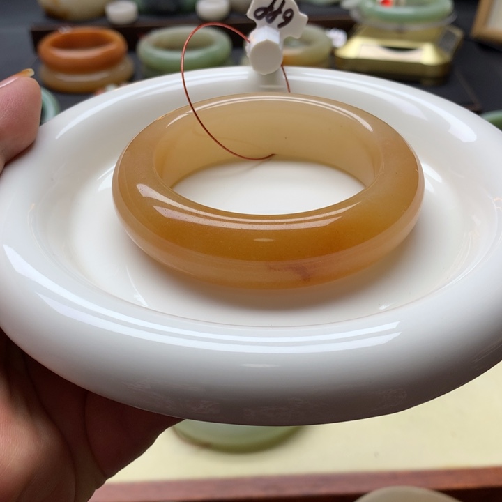 未镶嵌手镯石英岩玉