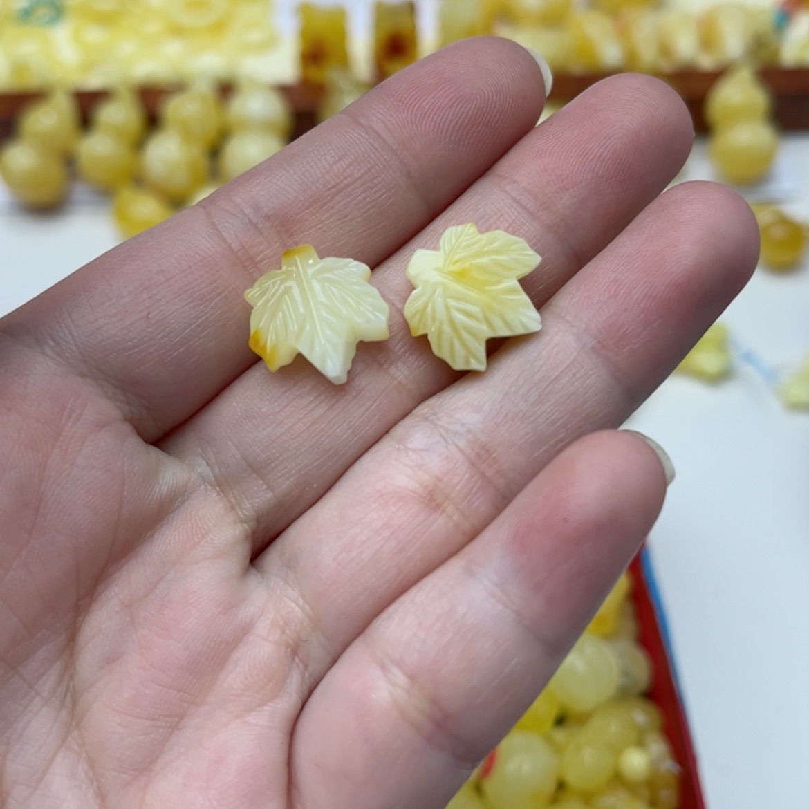 【闪购商品】蜜蜡裸石未镶嵌配饰
