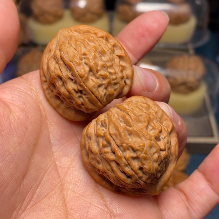 【闪购商品】文玩核桃把件金牛