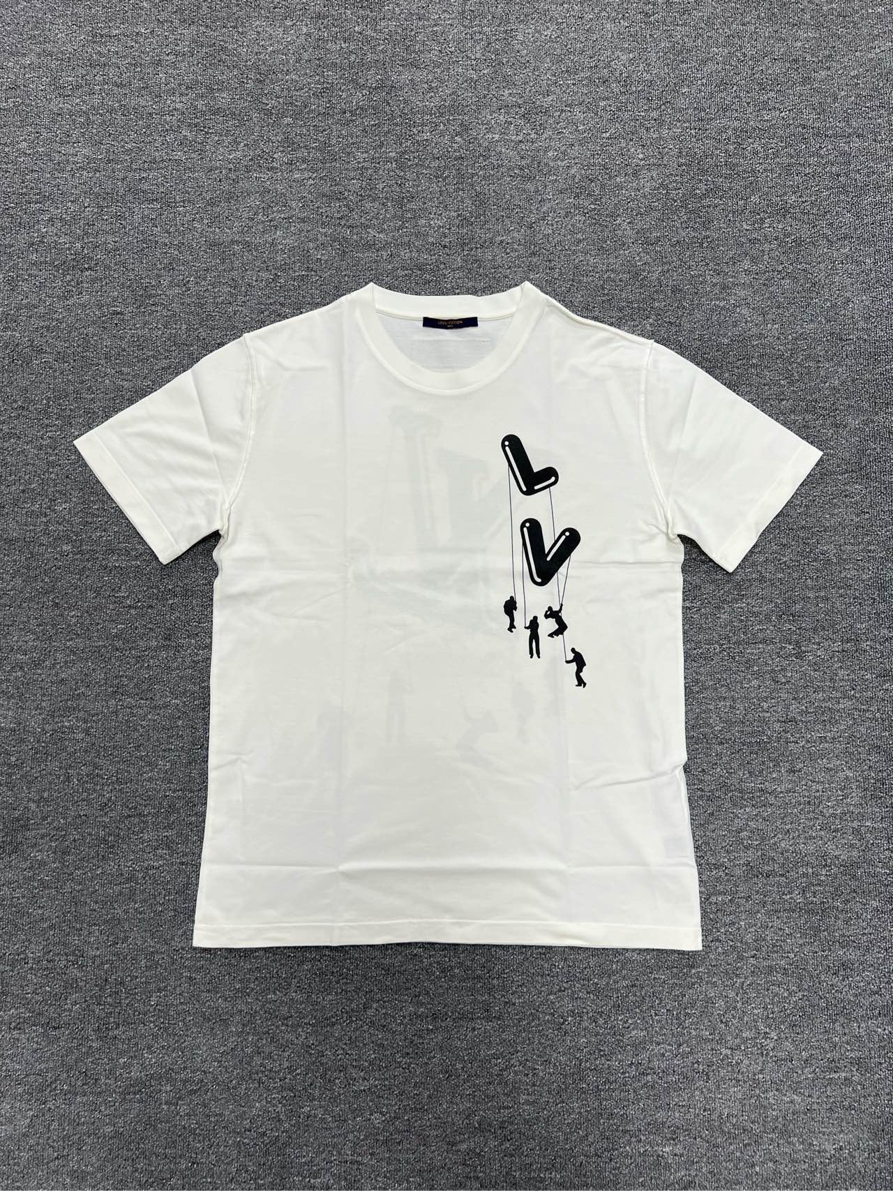 99新 LouisVuitton/路易威登 伞兵短袖/白色/XL码