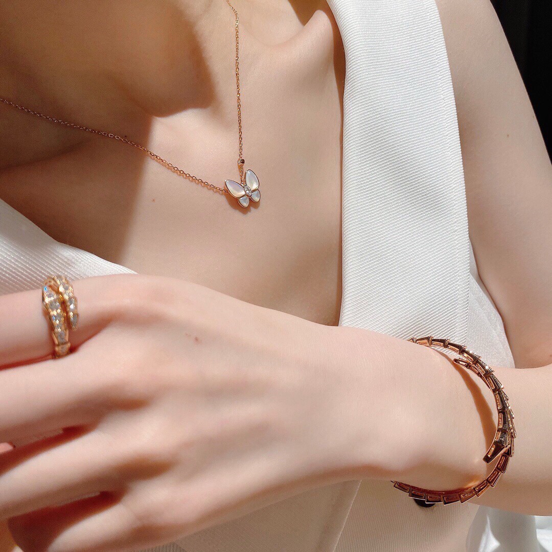 经典大蝴蝶造型围巾