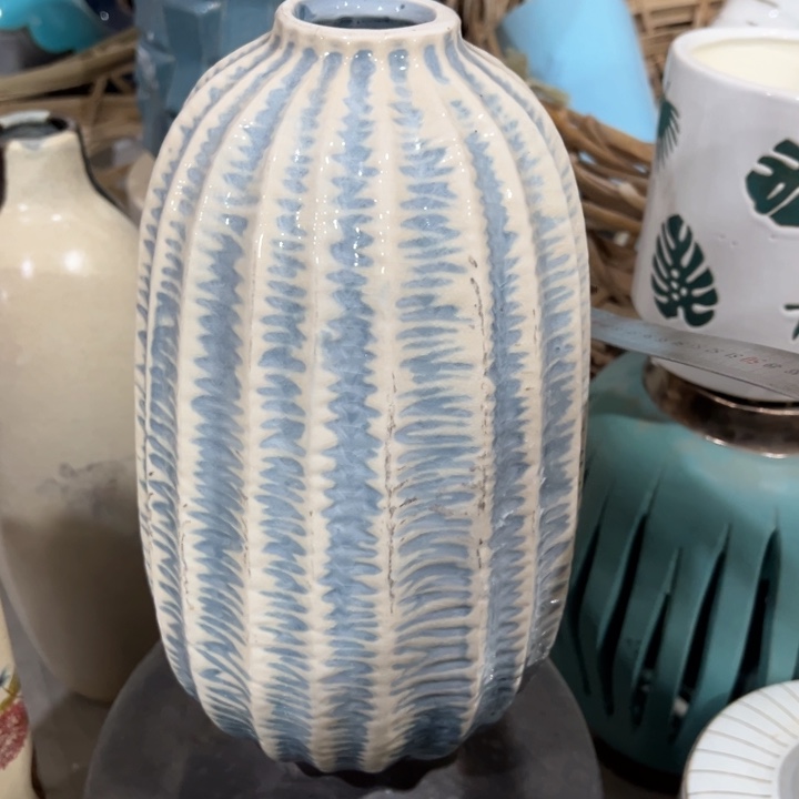 陶瓷花瓶摆件外贸出口微瑕捡漏高27口4.5公分底部有大孔