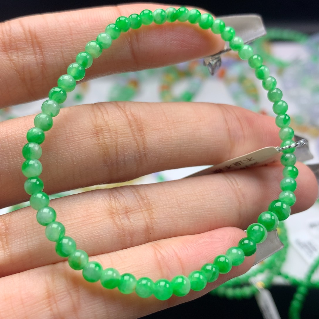 翡翠手链未镶嵌卡