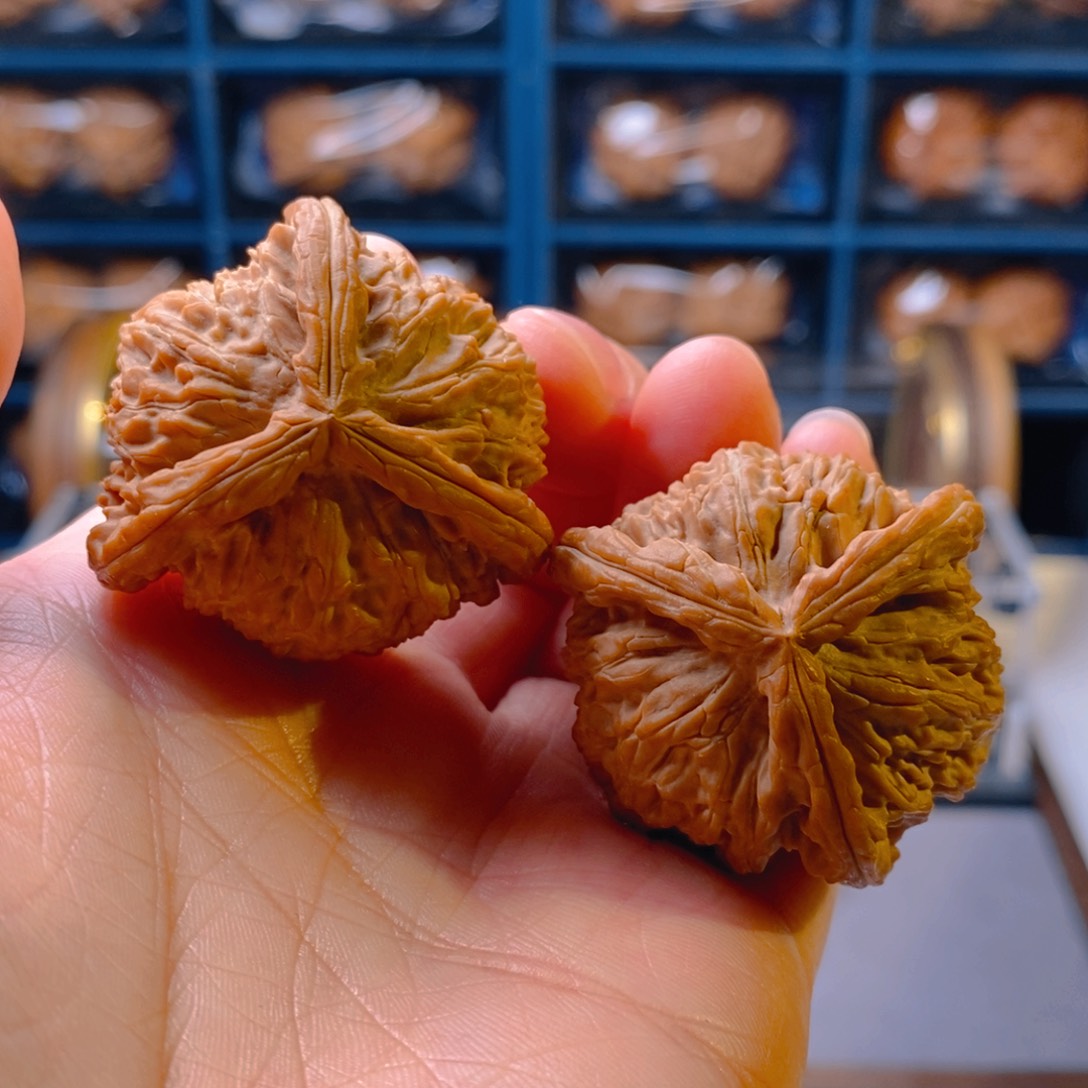 精品核桃把件41白奔