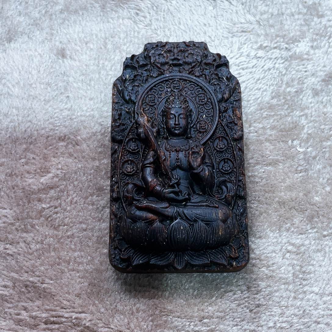 【闪购商品】沉香木吊坠无***千越南富森红土沉香