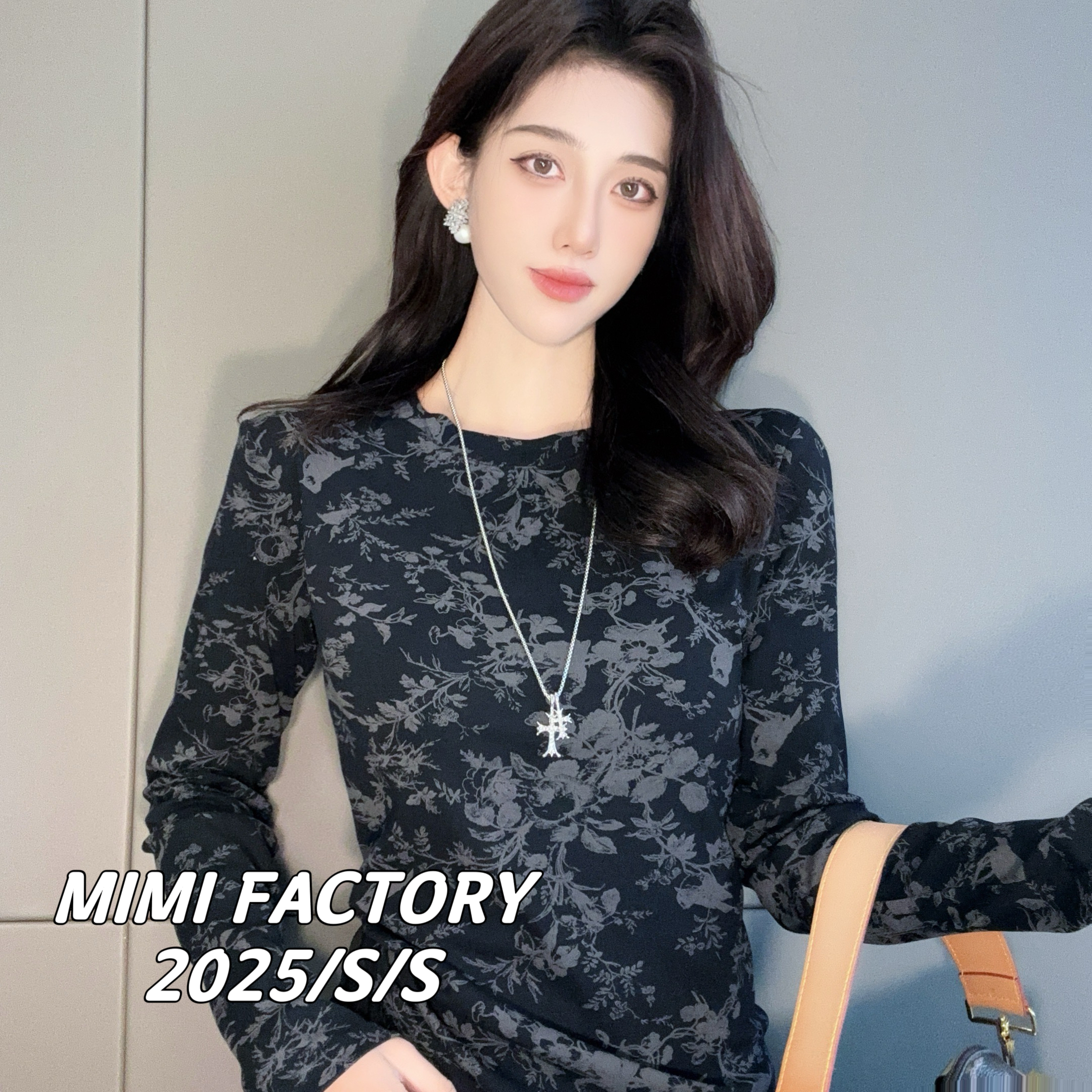 2025新款长袖 欧货满印设计圆领长袖T恤女显瘦百搭上衣5974#