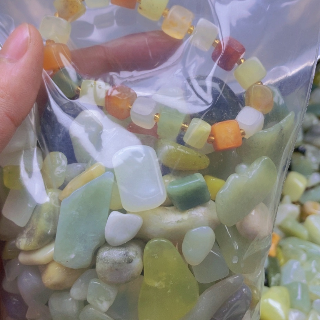 未镶嵌岫玉鱼缸石