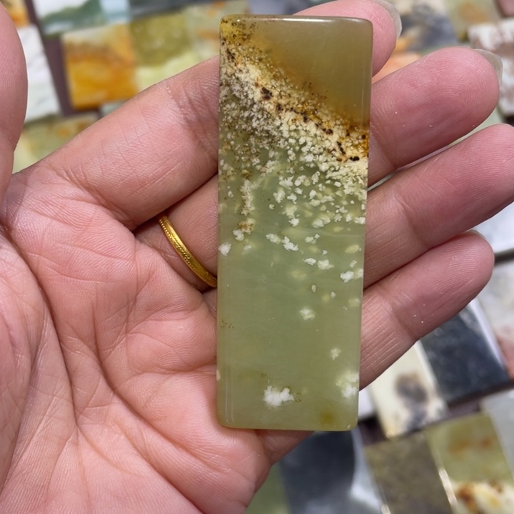 蛇纹石玉未镶嵌天然花玉平安无事牌