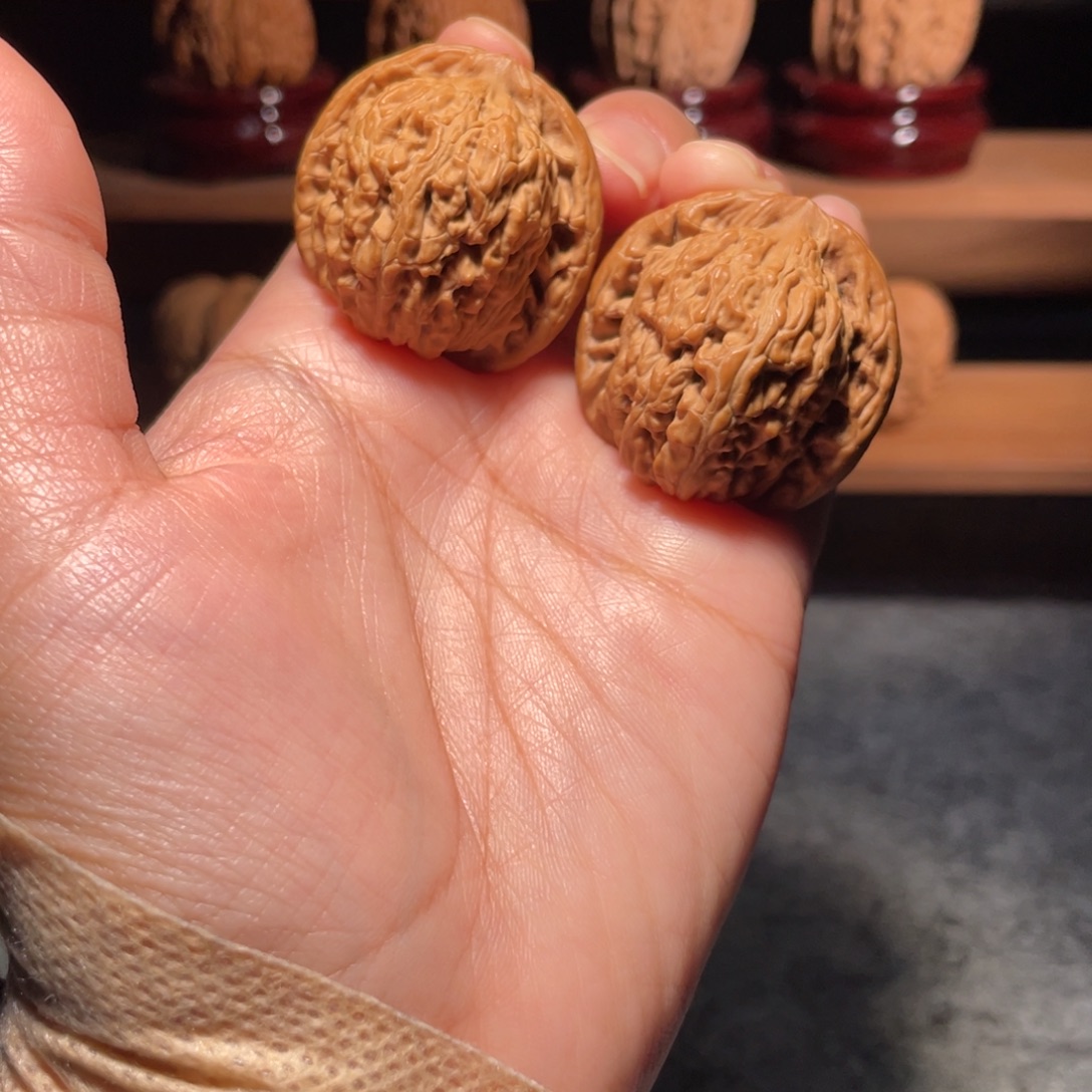 蔚***核桃手串/手链四座楼全品红33