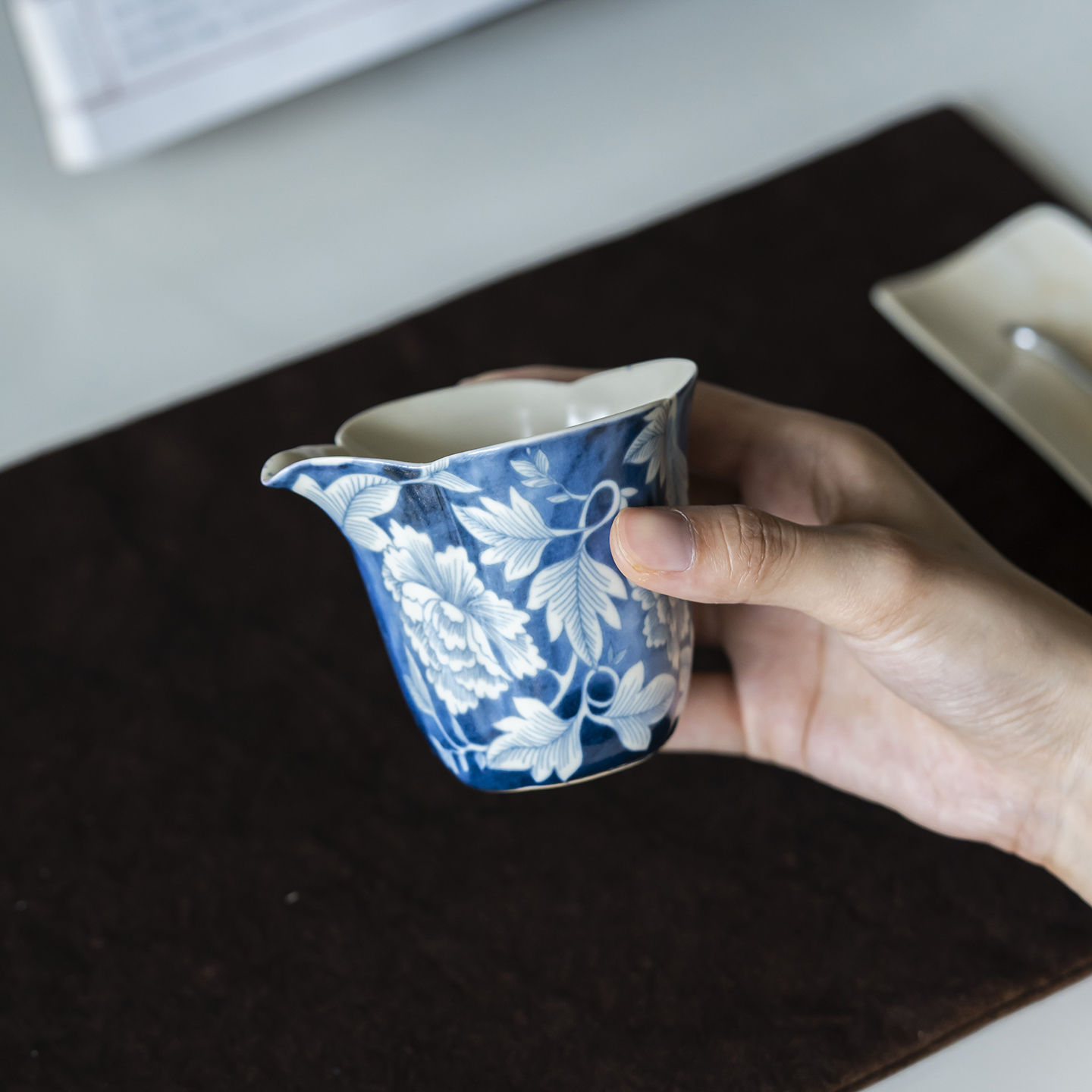 元青花缠枝莲花口公道杯家用复古陶瓷茶海防烫分茶器功夫茶具