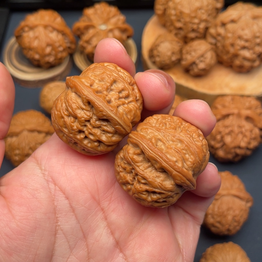 曾***年文玩核桃把件全品无修36元宝