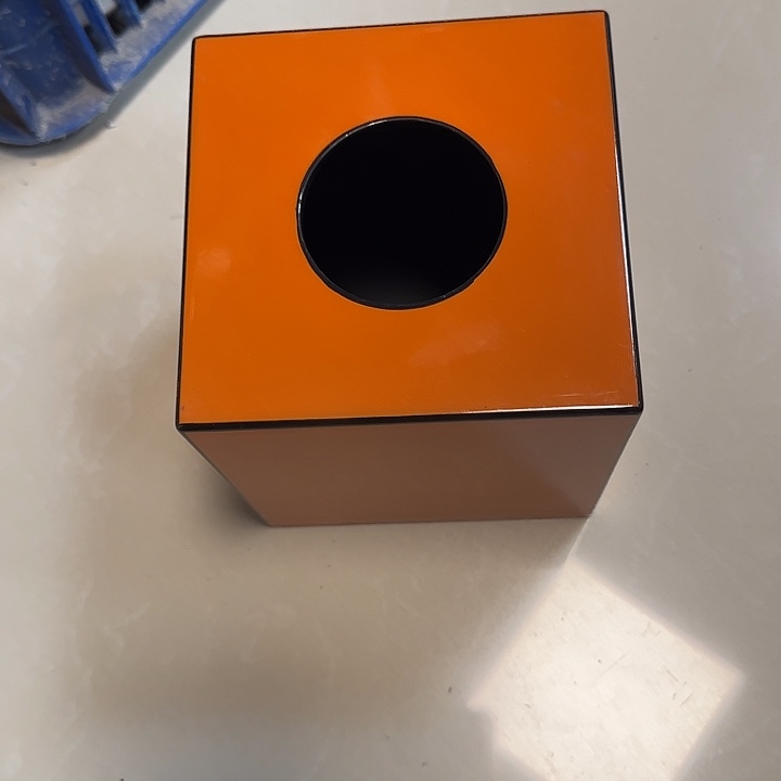 T***艳鹿与海陶瓷有限公司