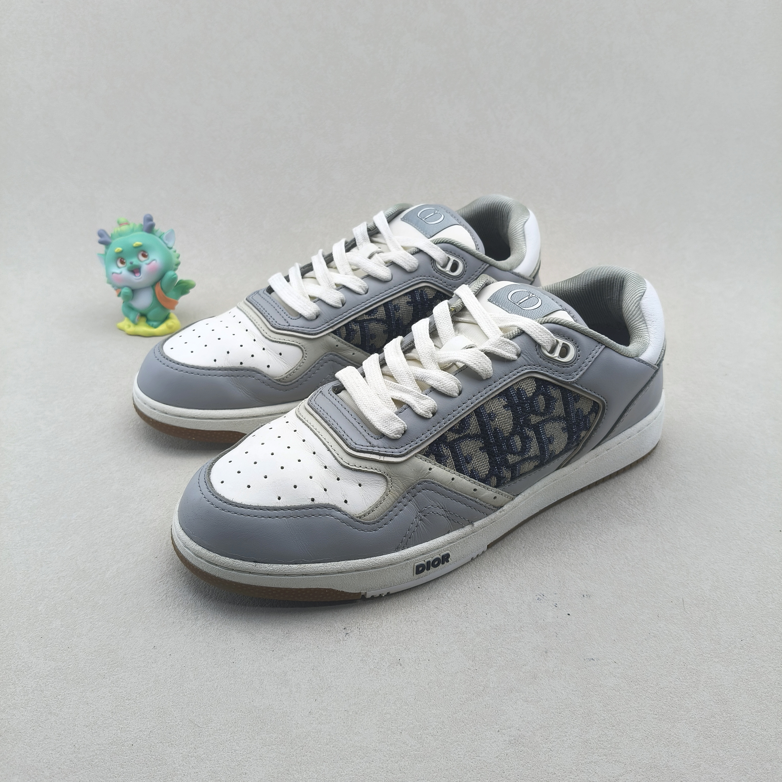 95新 DIOR/迪奥 40.5码/灰色B27系列字母刺绣大logo 低帮休闲板鞋