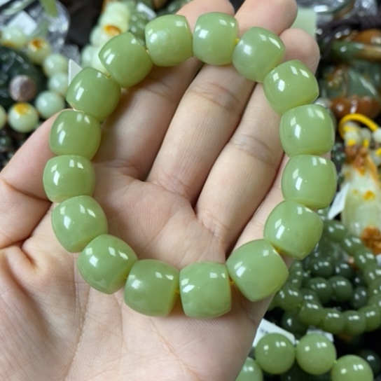 透闪石质玉手串未镶嵌阳*