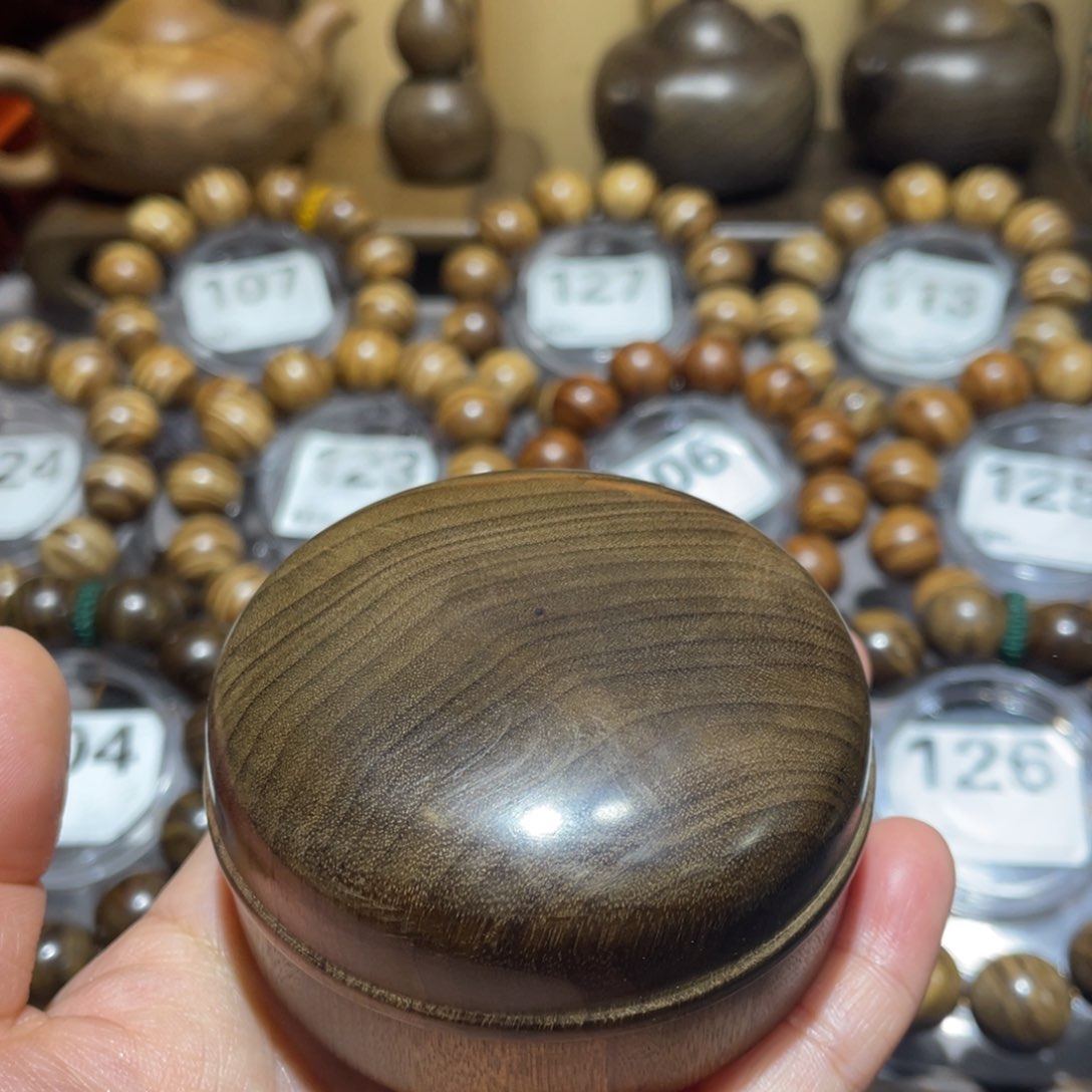 楠木（金丝楠）其他胭脂盒底部微瑕