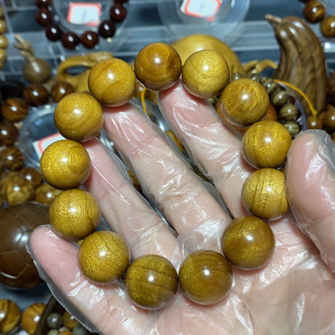 金丝楠a*d木雕工艺品18