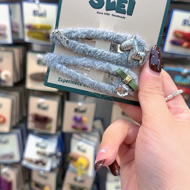 浅灰色小马掰掰夹