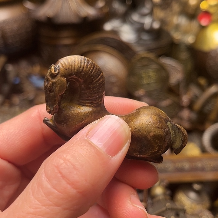 精美铜器批发档口