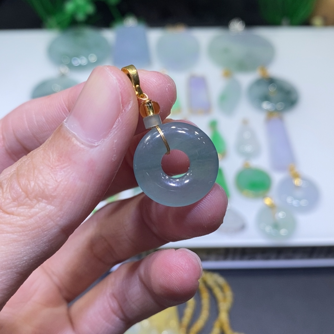 翡翠未镶嵌吊坠(不含链)