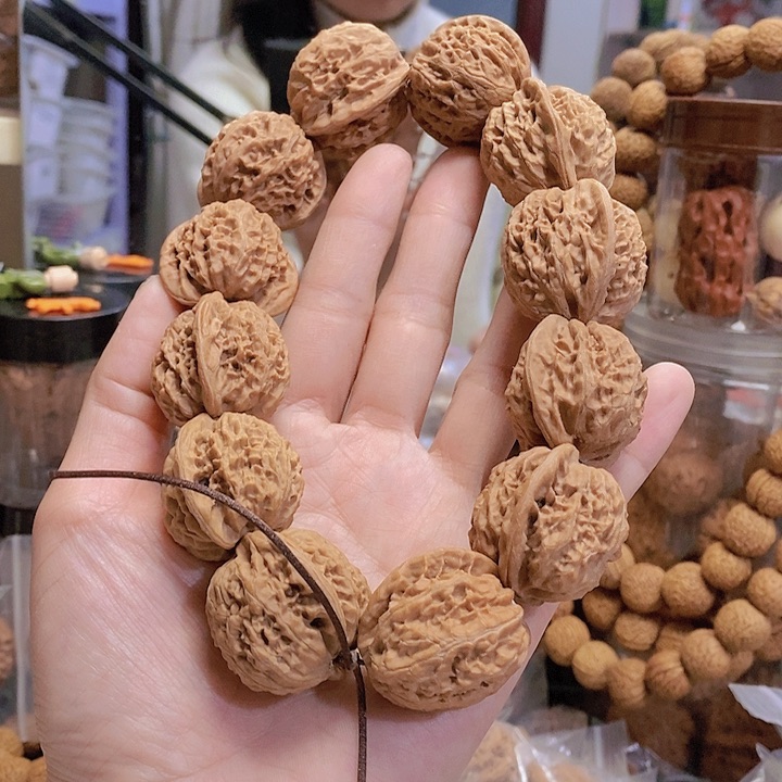 【闪购商品】文玩核桃把件30宫灯手持