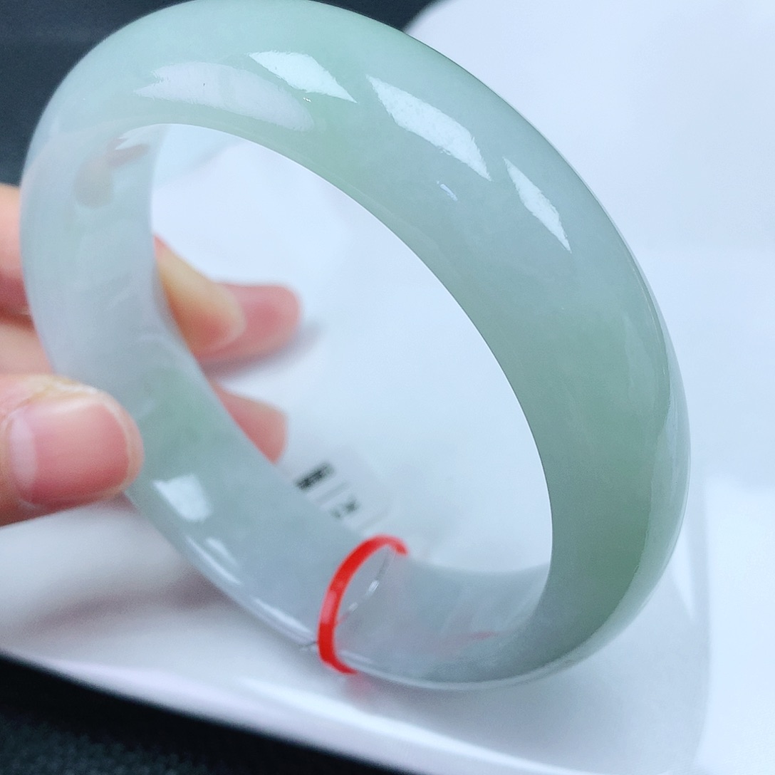 翡翠手镯未镶嵌61轮胎