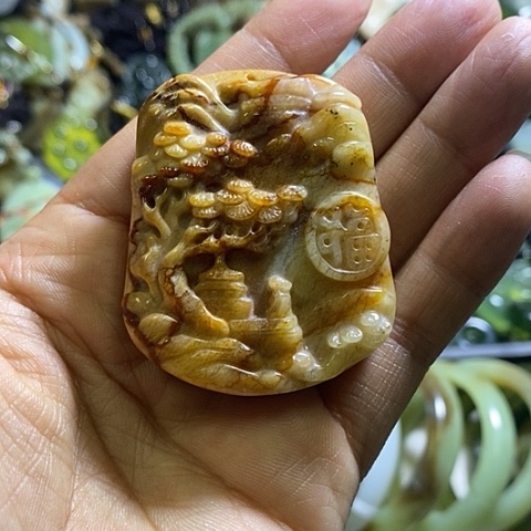 岫玉未镶嵌颈饰挂件