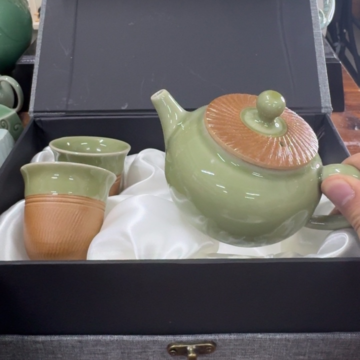 龙泉青瓷茶具微瑕4863