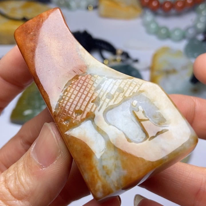 翡翠颈饰未镶嵌翡翠