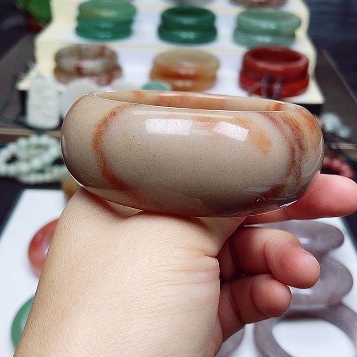 石英质玉手镯未镶嵌