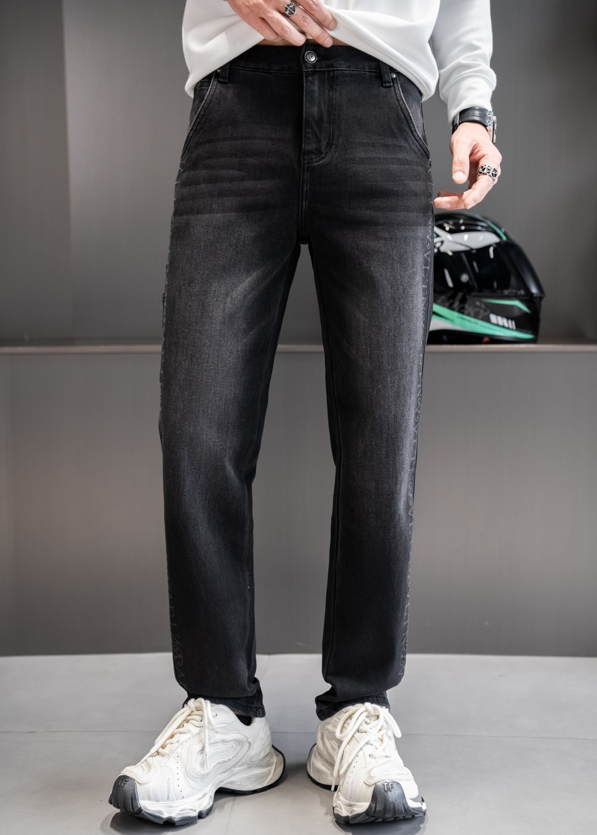 【直筒】2025秋冬男士时尚弹力直筒时尚洗水牛仔裤百搭欧货68322