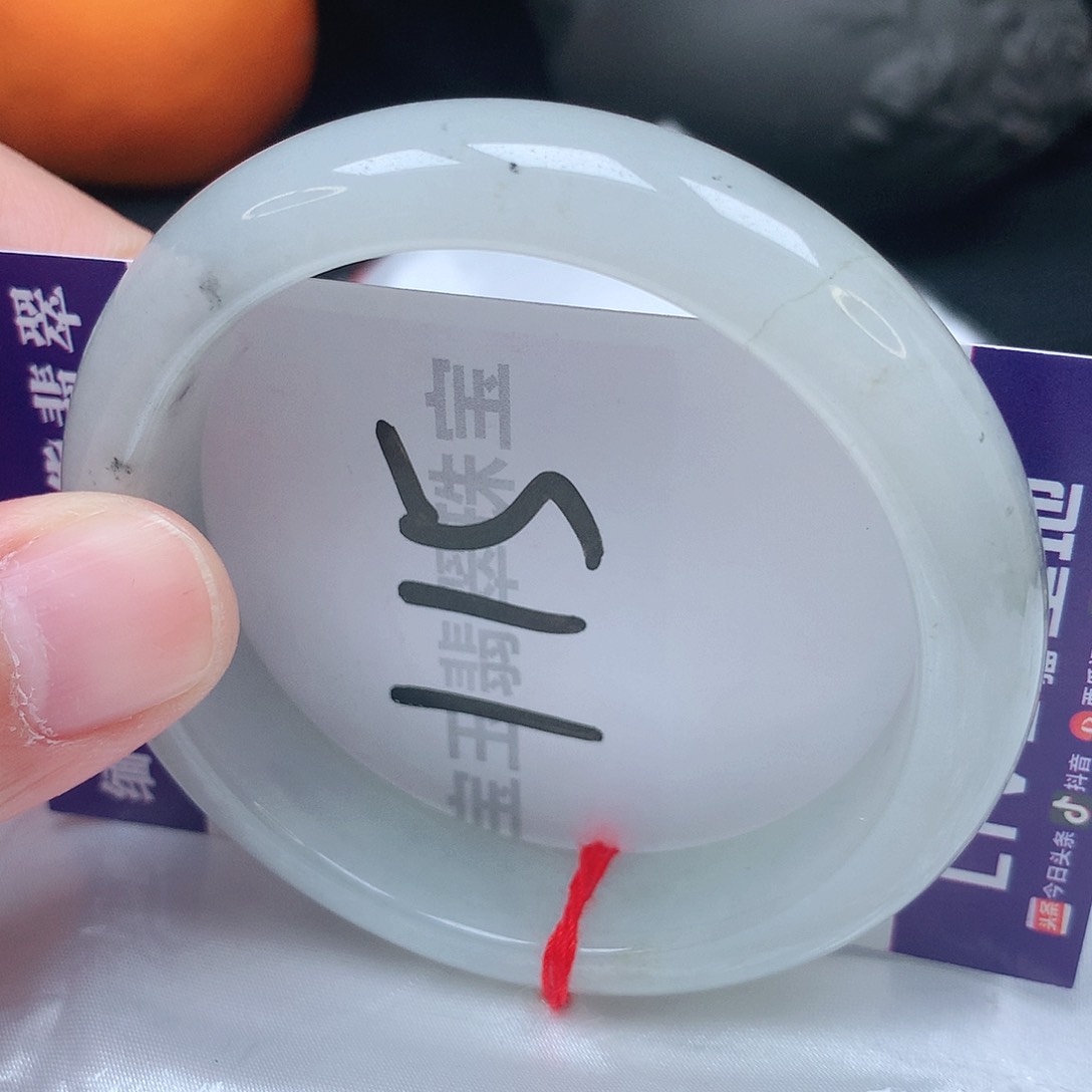 翡翠手镯未镶嵌55圈口