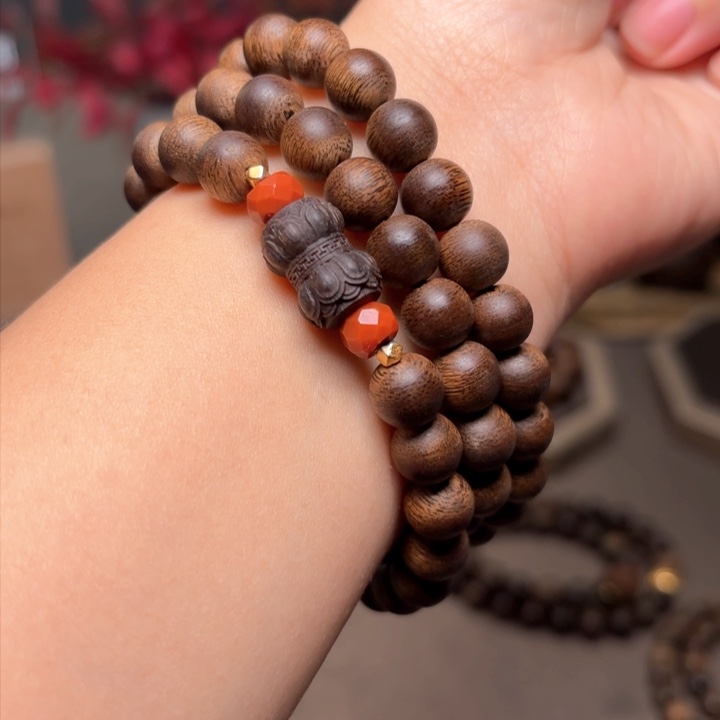 沉香手串越南芽庄天花板白棋楠0.8➕莲花沉香木雕设计