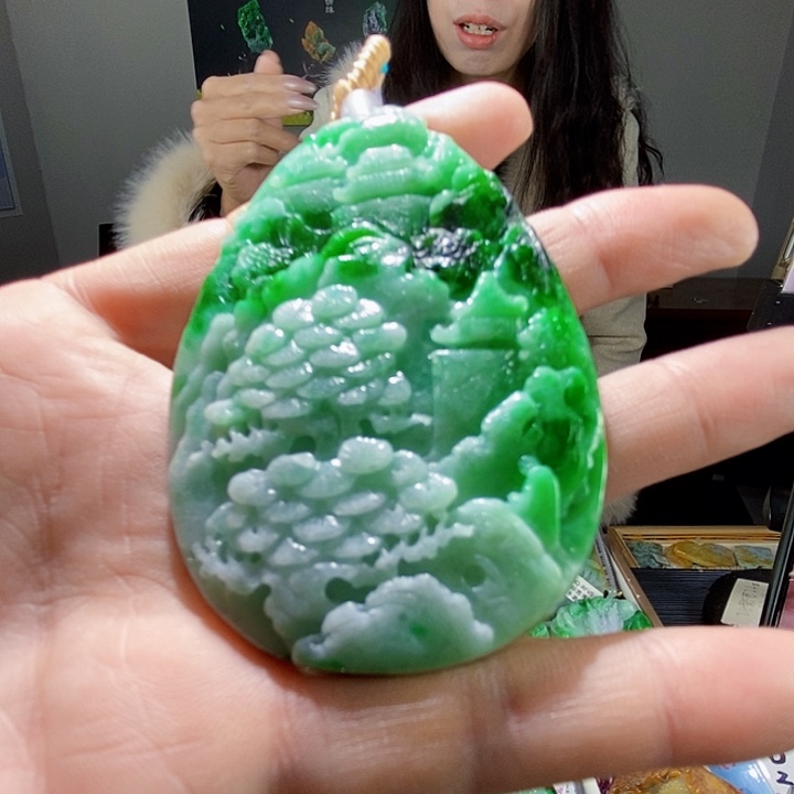 颈饰未镶嵌翡翠一