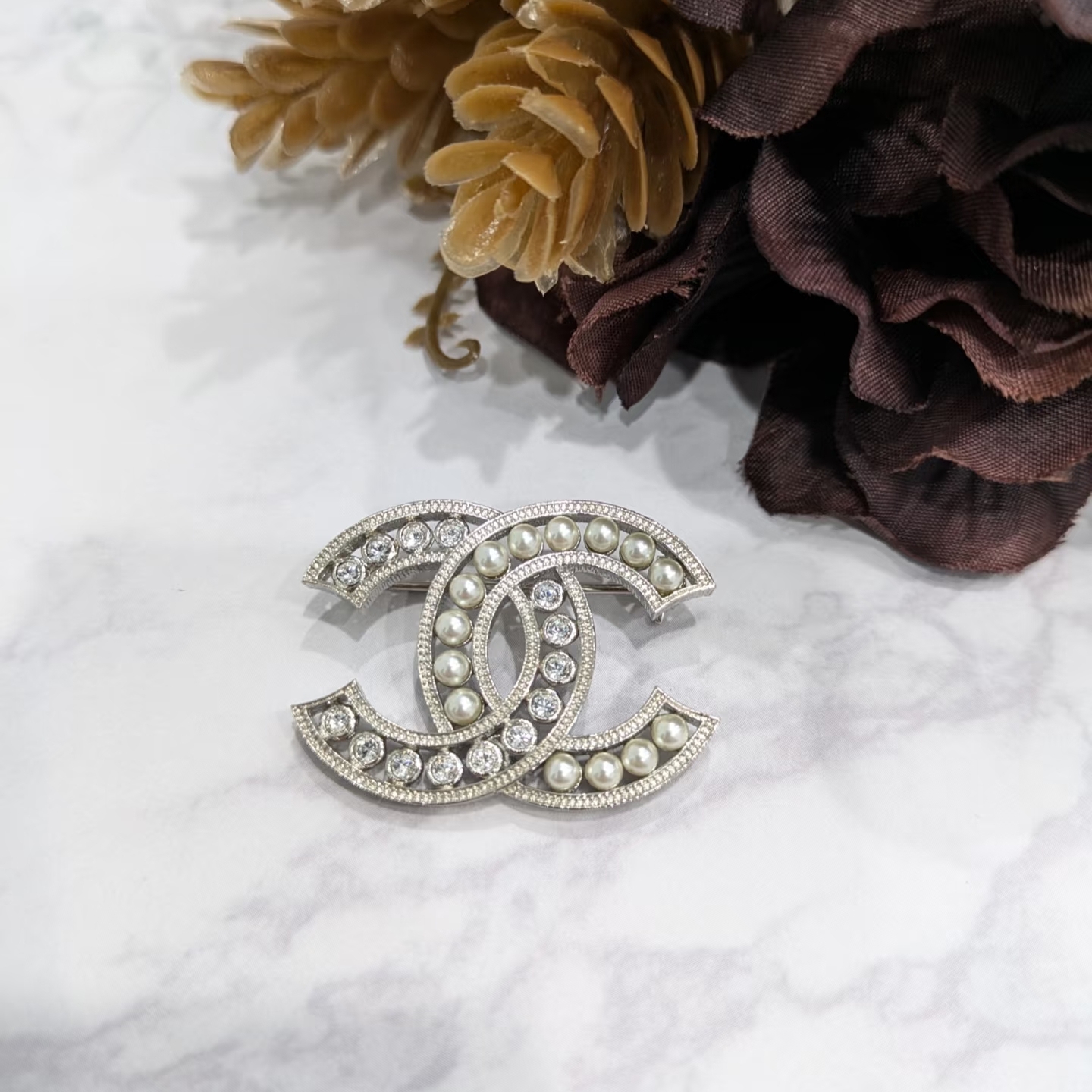 未使用 Chanel/香奈儿 胸针小号半钻半珍珠镂空设计款
