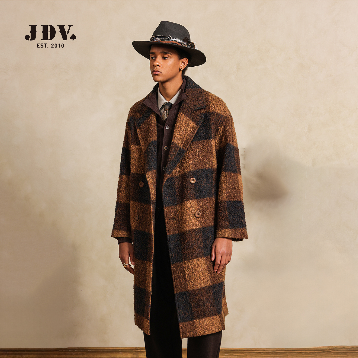 J.D.V冬季新款男士复古翻驳领极简格子中长款毛呢外套WCO5304