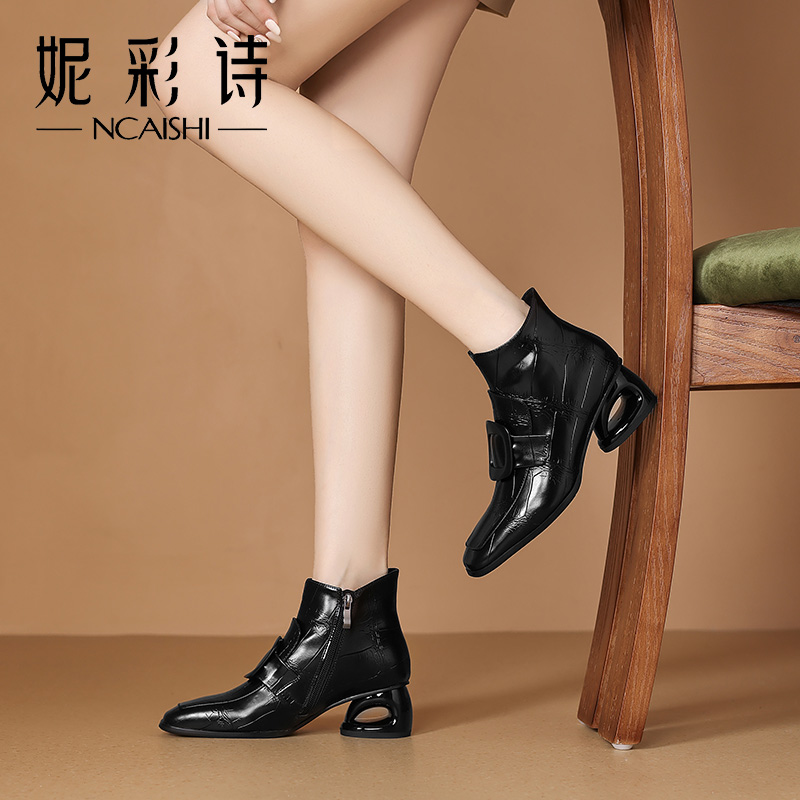 2025年新款欧美小众设计短靴粗跟舒适低跟百搭黑色时尚女靴0476