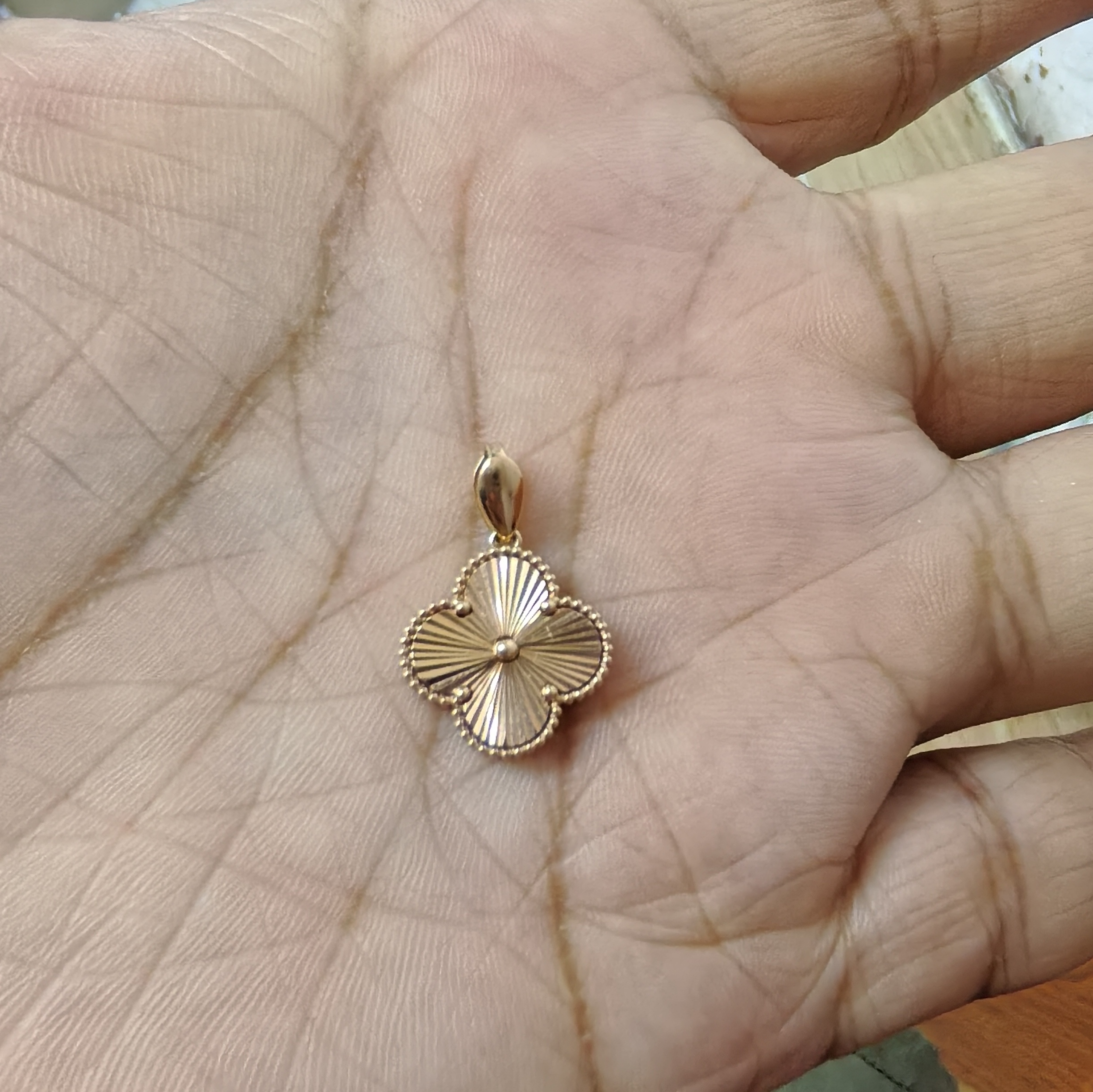 18k玫瑰金吊坠时尚大气