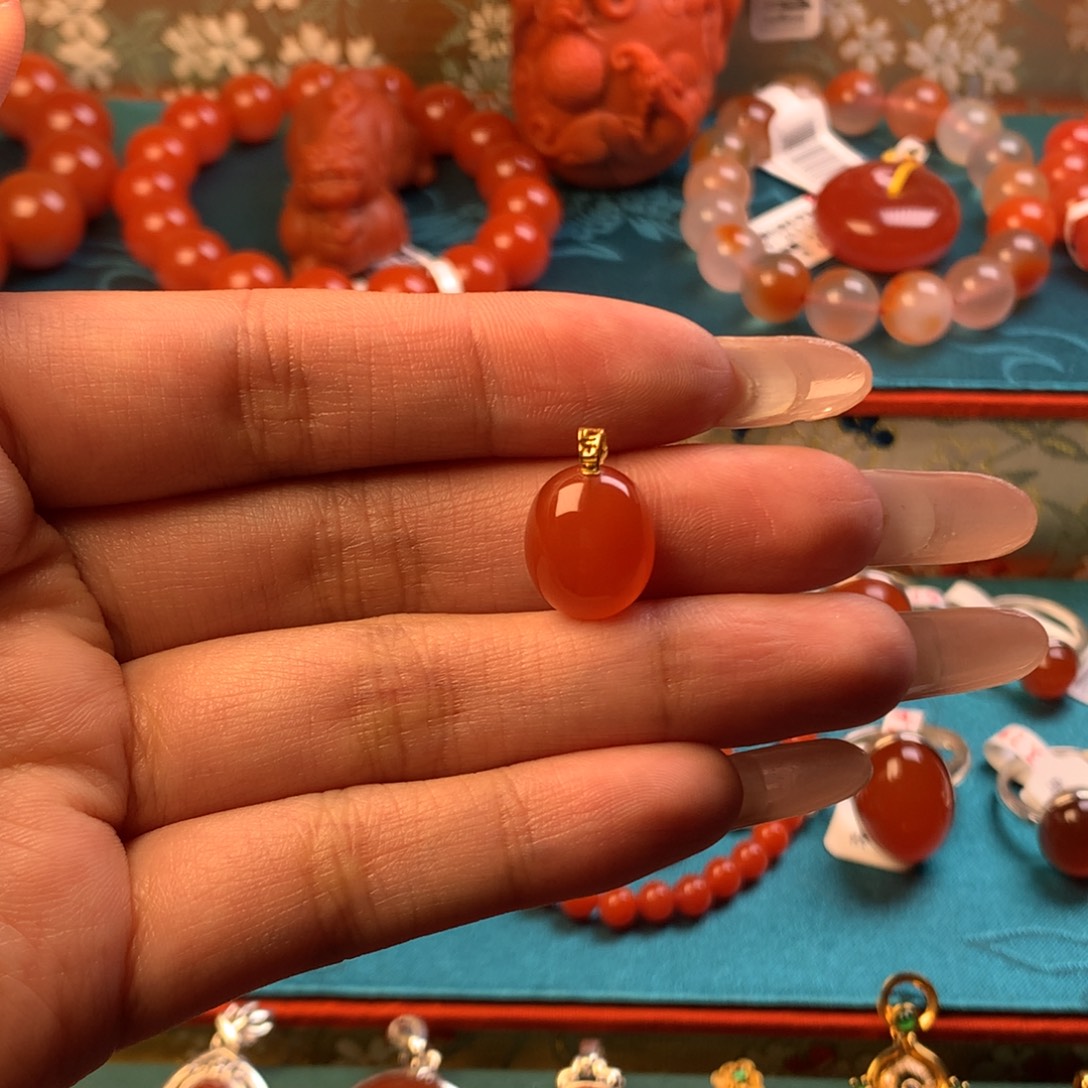 南红玛瑙18K金镶嵌吊坠(不含链)