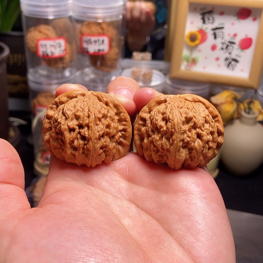 文玩核桃吊坠42+闷白浅修精打底