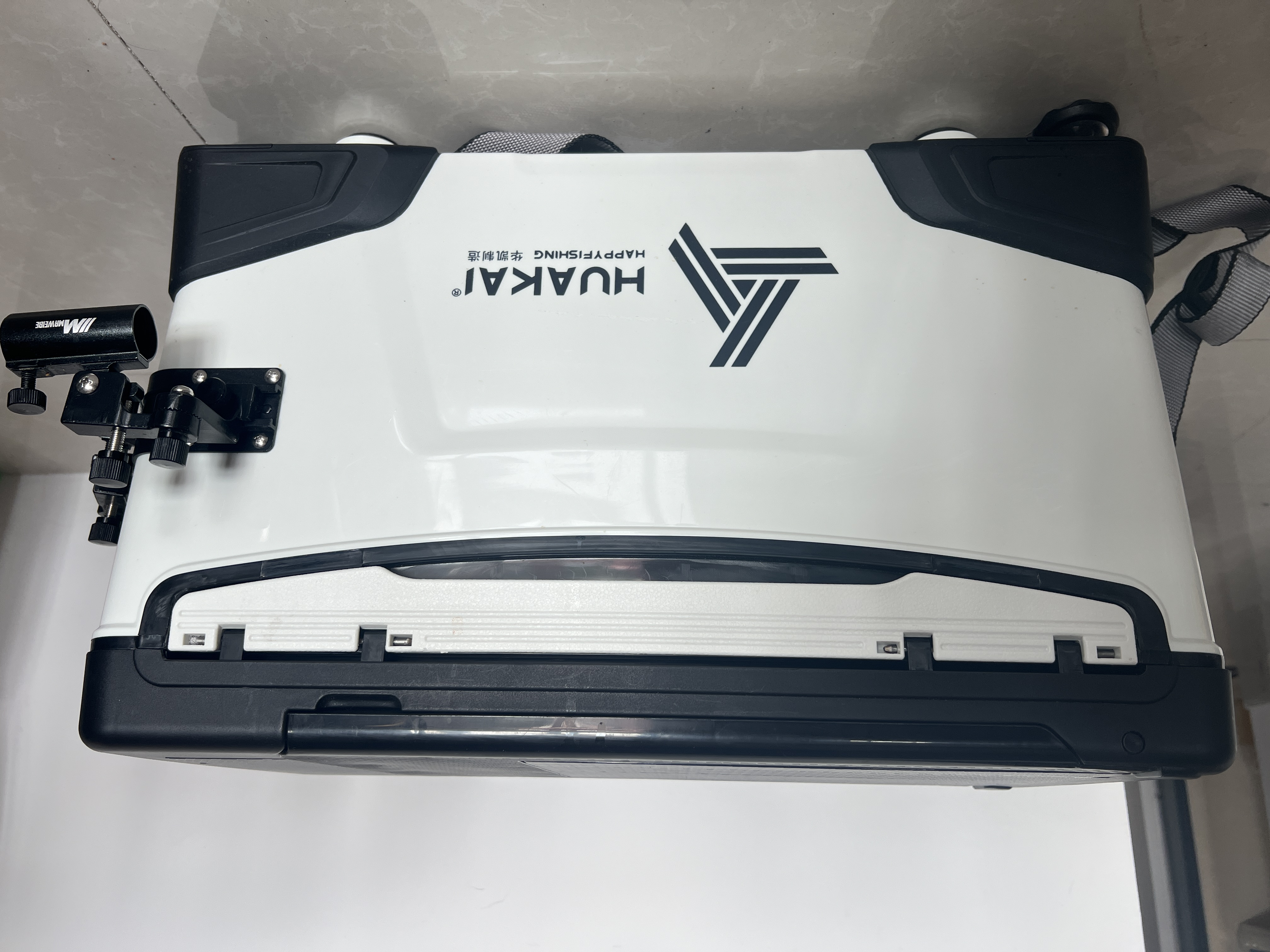99新钓箱 黑白色29L 带配件带靠背伸缩脚 