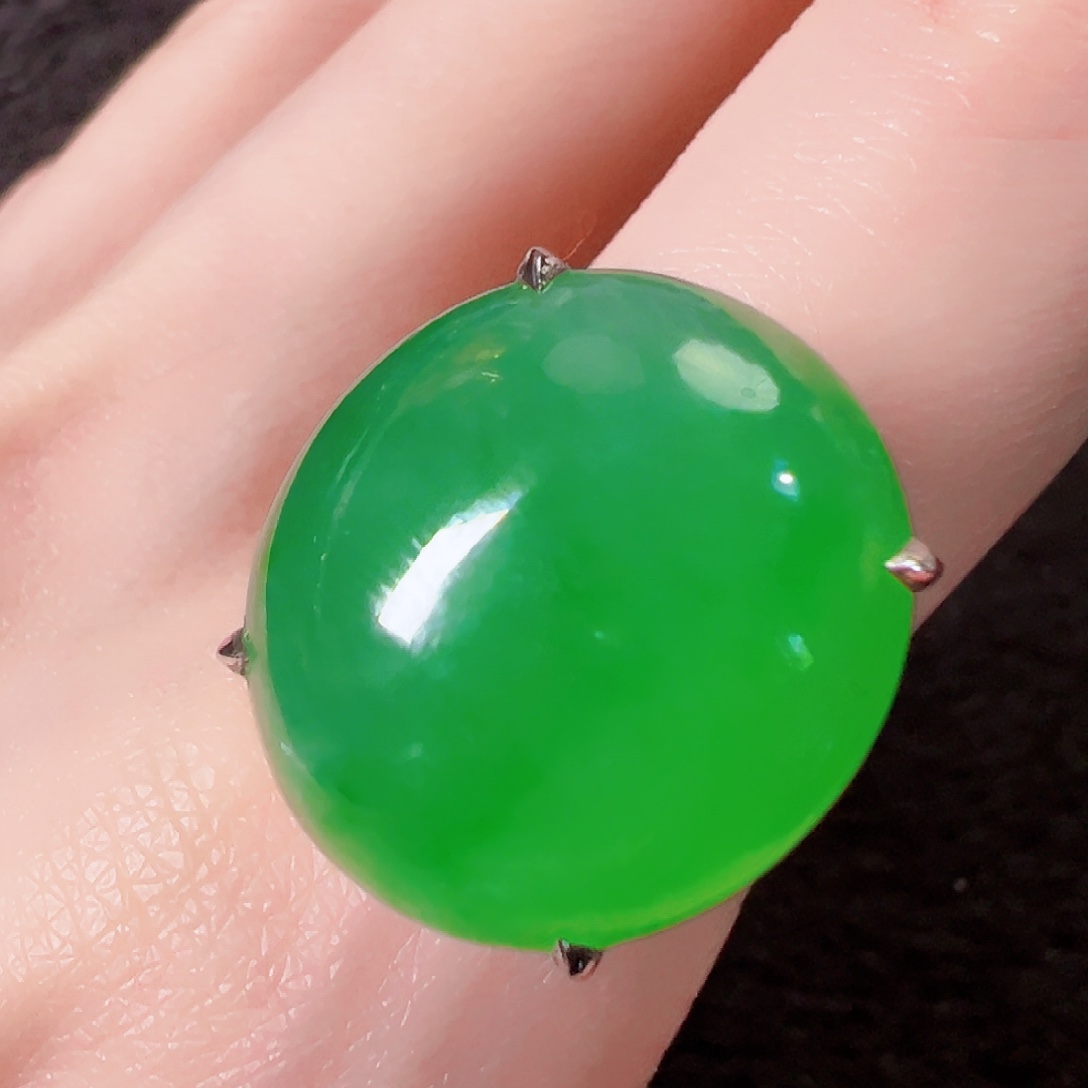 翡翠18K金镶嵌戒指签收后24小时鉴赏期，过时不退