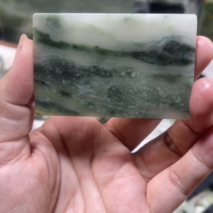 独山玉未镶嵌颈饰