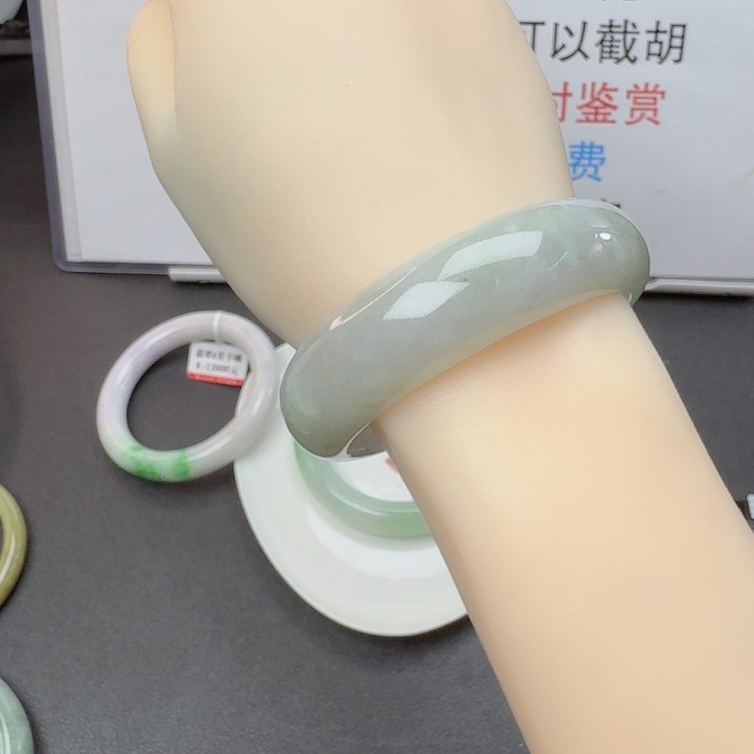 翡翠手镯未镶嵌翡翠手镯57